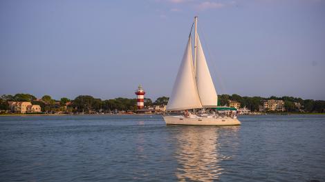 Romantischer Segeltörn vor Hilton Head Island, South Carolina