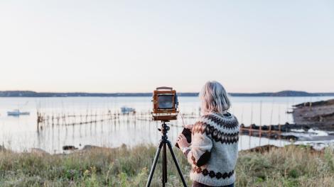 Photographe saisissant la beauté naturelle de la côte du Maine