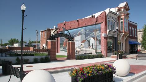 通年で文化イベントを開催する屋外イベントスペースのシルバー・ムーン・プラザ