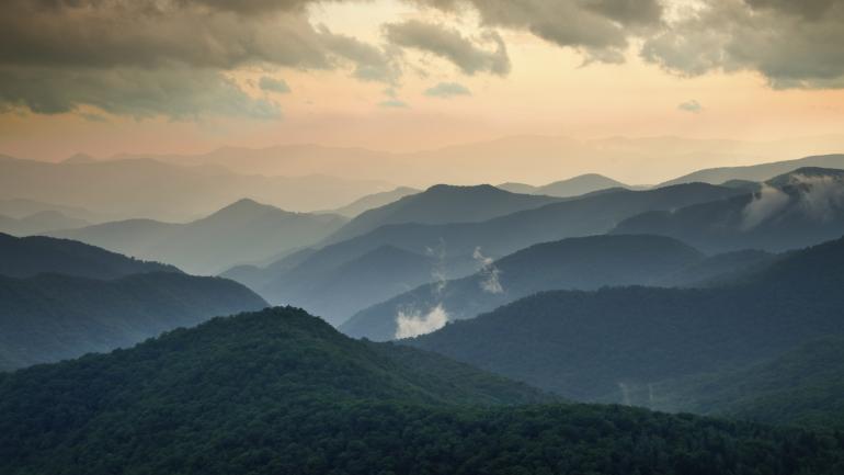 北卡罗来纳州布恩祖父山的壮丽景观 北卡罗来纳州布恩祖父山的壮丽景观
