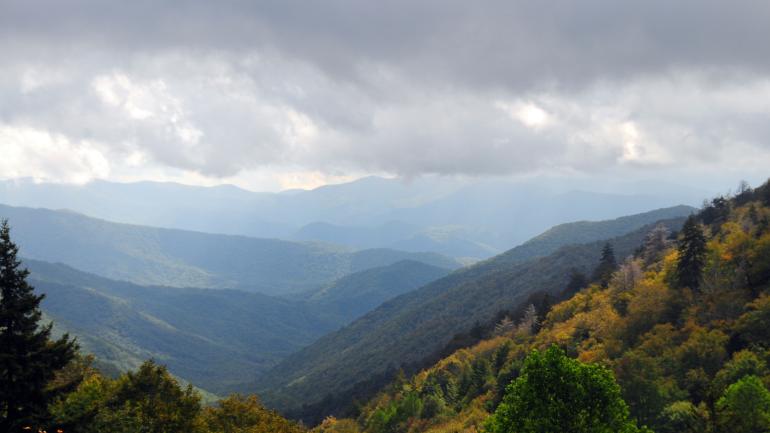 Oconaluftee Valley Overlook 眺望观景点 Oconaluftee Valley Overlook 眺望观景点