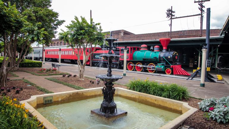 Fountain outside the historic Chattanooga Choo Choo hotel