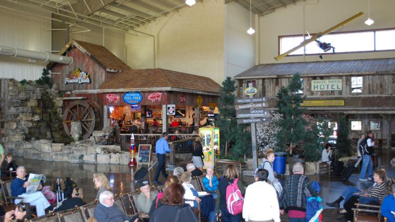 Das Famous Dave’s Barbecue am Flughafen von Branson, Missouri