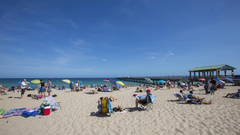 로더데일바이더씨 해변에서 즐기는 하루