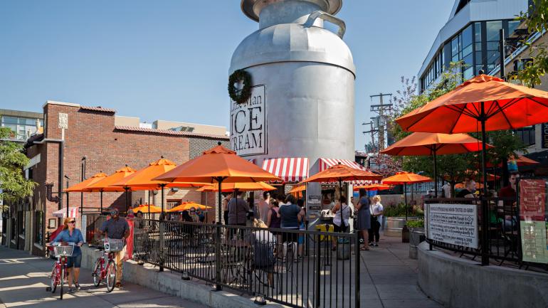利用 Denver B-cycle 共享单车计划参观高地街区 利用 Denver B-cycle 共享单车计划参观高地街区