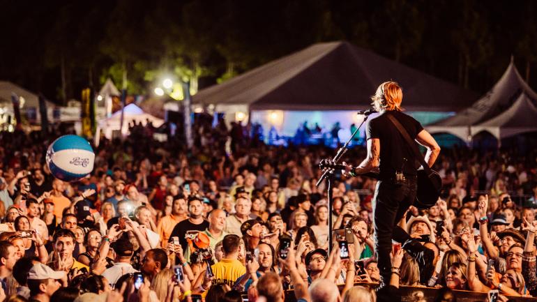 Keith Urban 曾在 Pepsi Gulf Coast Jam 音乐节上演出 Keith Urban 曾在 Pepsi Gulf Coast Jam 音乐节上演出