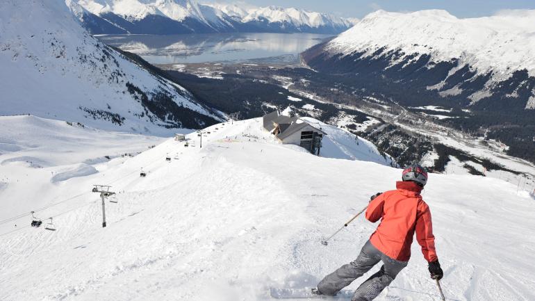 在格伍德令人屏息的美丽山景间体验山地滑雪 在格伍德令人屏息的美丽山景间体验山地滑雪