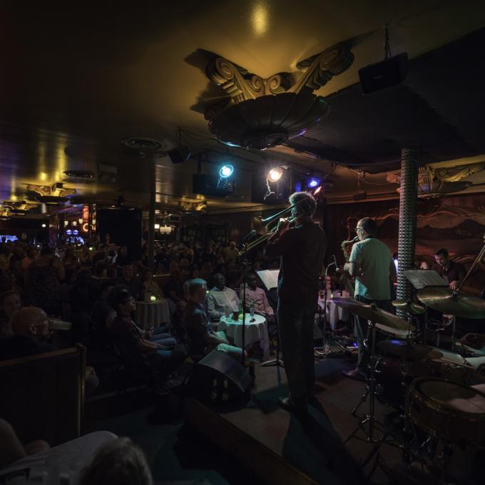 芝加哥 The Green Room 酒吧进行的现场爵士表演 芝加哥 The Green Room 酒吧进行的现场爵士表演