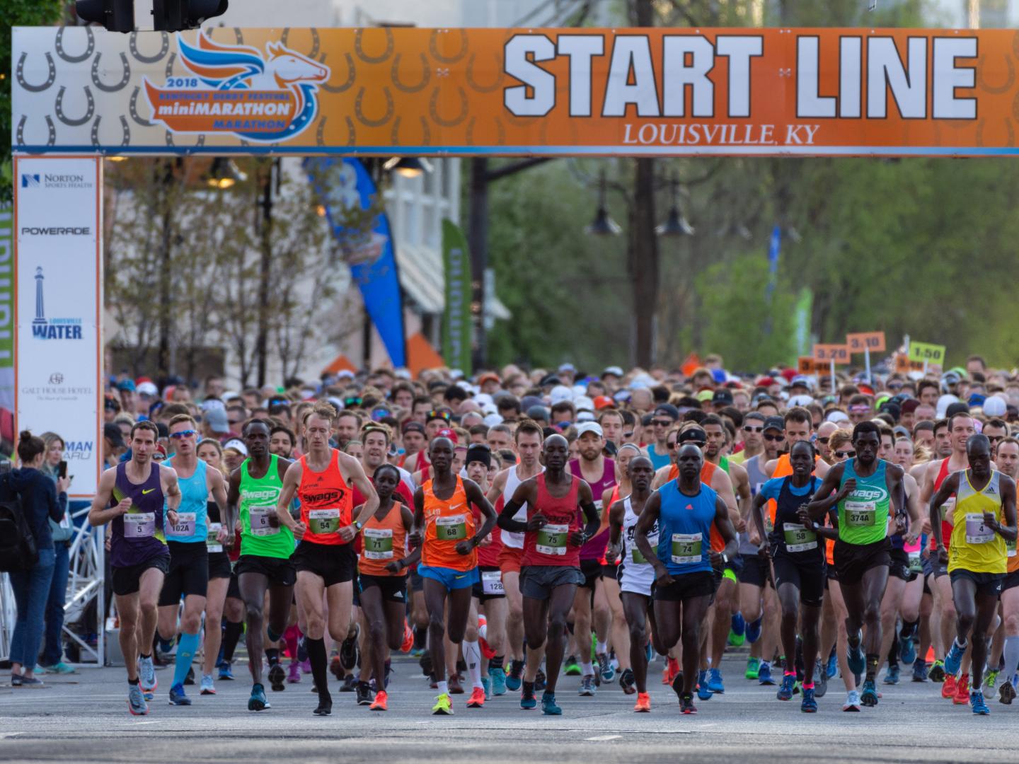 Runners beginning the Kentucky Derby Festival Marathon in Louisville, Kentucky