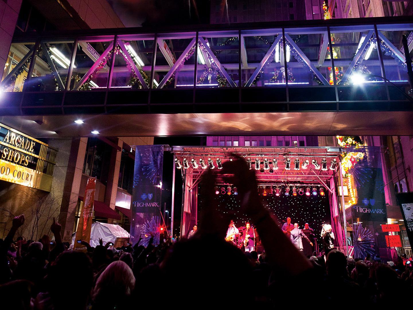 New Year’s Eve firework during the First Night celebration in Pittsburgh, Pennsylvania