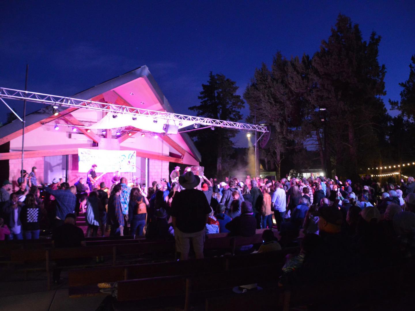 Série de shows do Music in the Mountains em Big Bear Lake, Califórnia
