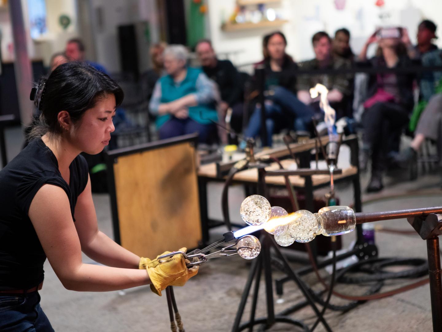 Nao Yamamoto glass demonstration at Refract in Seattle, Washington