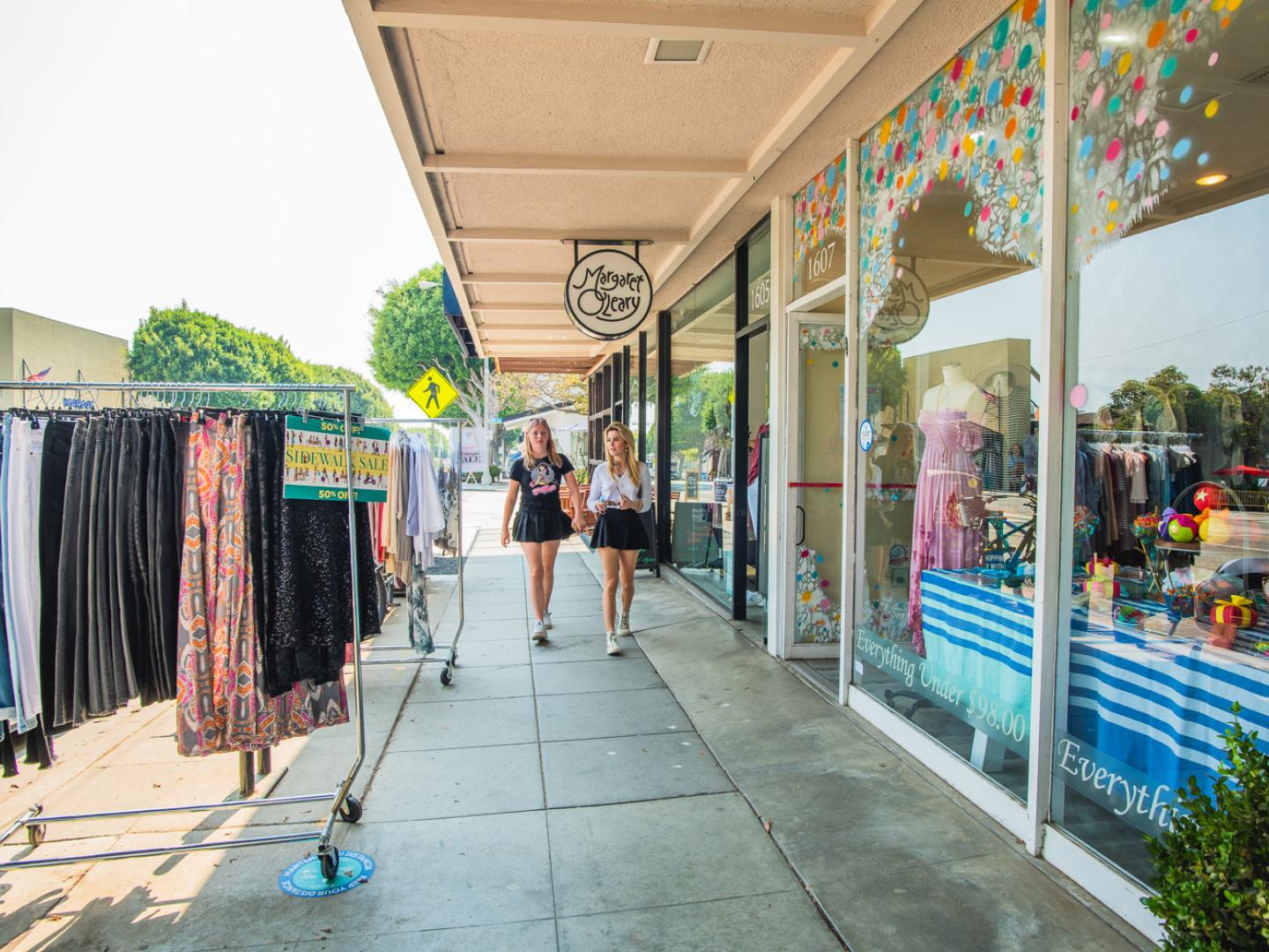 Shopping art galleries and boutiques in Santa Monica, California, during the Montana Avenue Holiday Art Walk