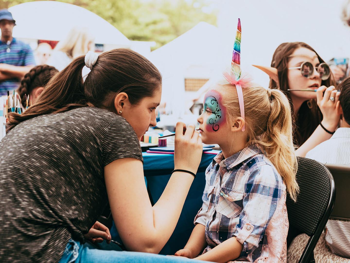 테네시주 프랭클린의 역사적인 메인 스트리트에서 즐기는 펌킨페스트