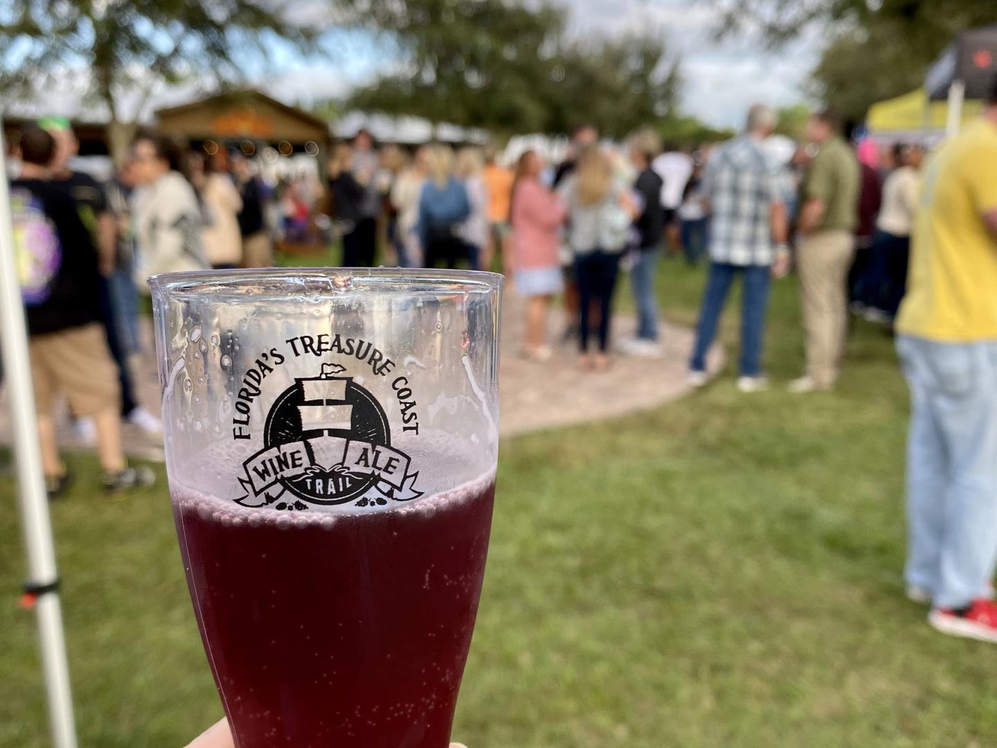Bière artisanale servie au Treasure Coast Wine & Ale Trail Festival à Fort Pierce, en Floride