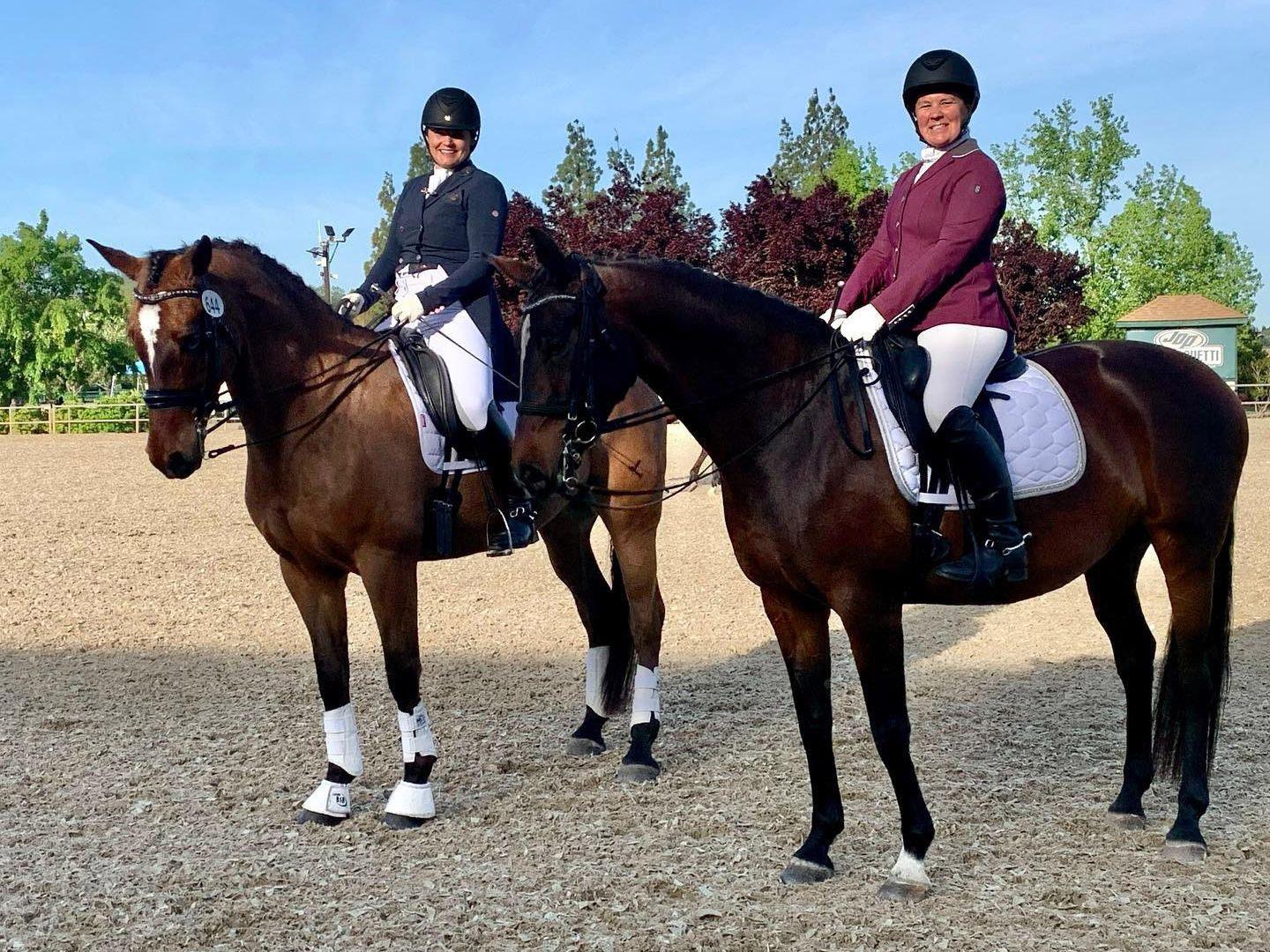 カリフォルニア州ランチョムリエタで開催されるノーザン・ウィンター・クラシックのホースショーの騎手たち