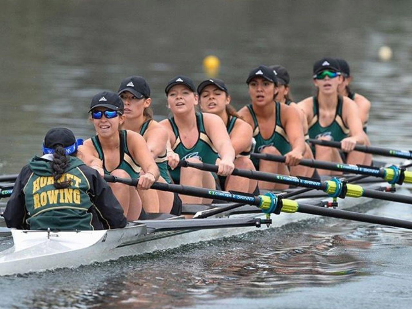 カリフォルニア州ランチョコルドバで開催されたヘッド・オブ・ジ・アメリカン・レガッタの選手たち