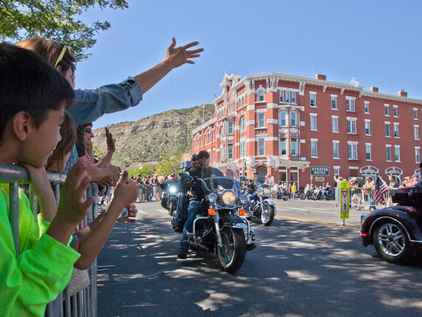 콜로라도주 두랑고에서 개최 중인 포 코너스 모터사이클 랠리