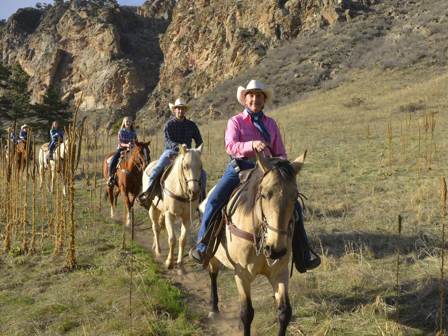 在科罗拉多州拉夫兰 Sylvan Dale Guest Ranch 宾客牧场骑马 在科罗拉多州拉夫兰 Sylvan Dale Guest Ranch 宾客牧场骑马