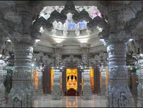 BAPS Temple à DuPage County, Illinois BAPS Temple à DuPage County, Illinois