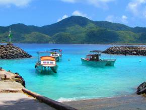 Peaceful harbor scene on Aunu'u Island Peaceful harbor scene on Aunu'u Island
