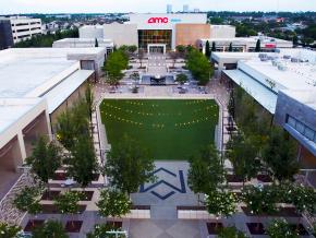 Metropark Square in Shenandoah, Texas Metropark Square in Shenandoah, Texas