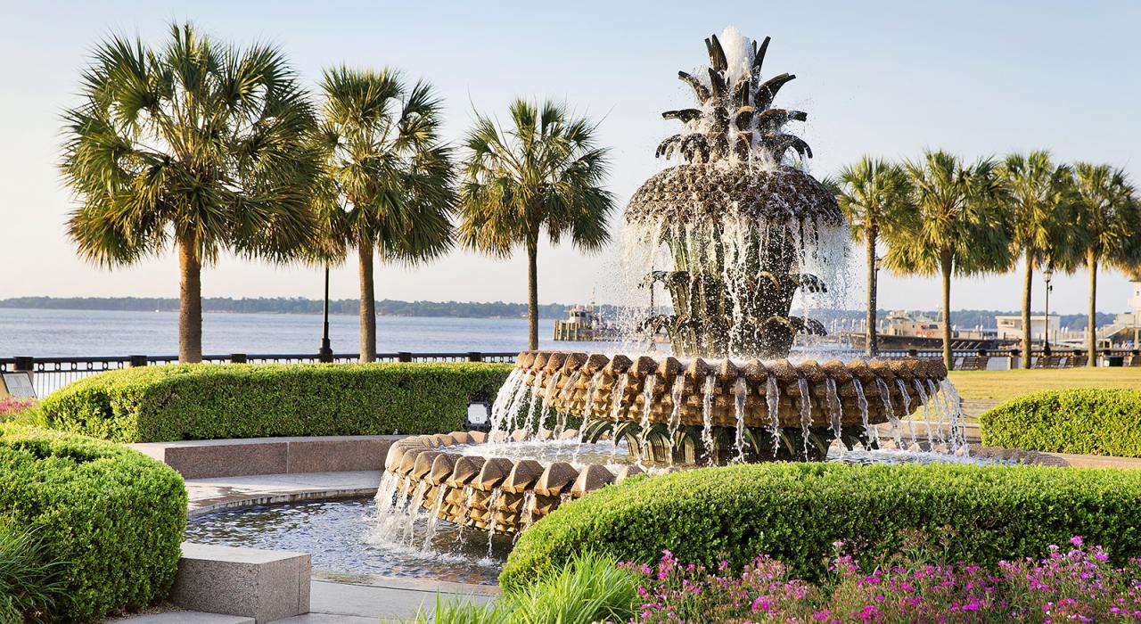 Pineapple Fountain no Charleston Waterfront Park