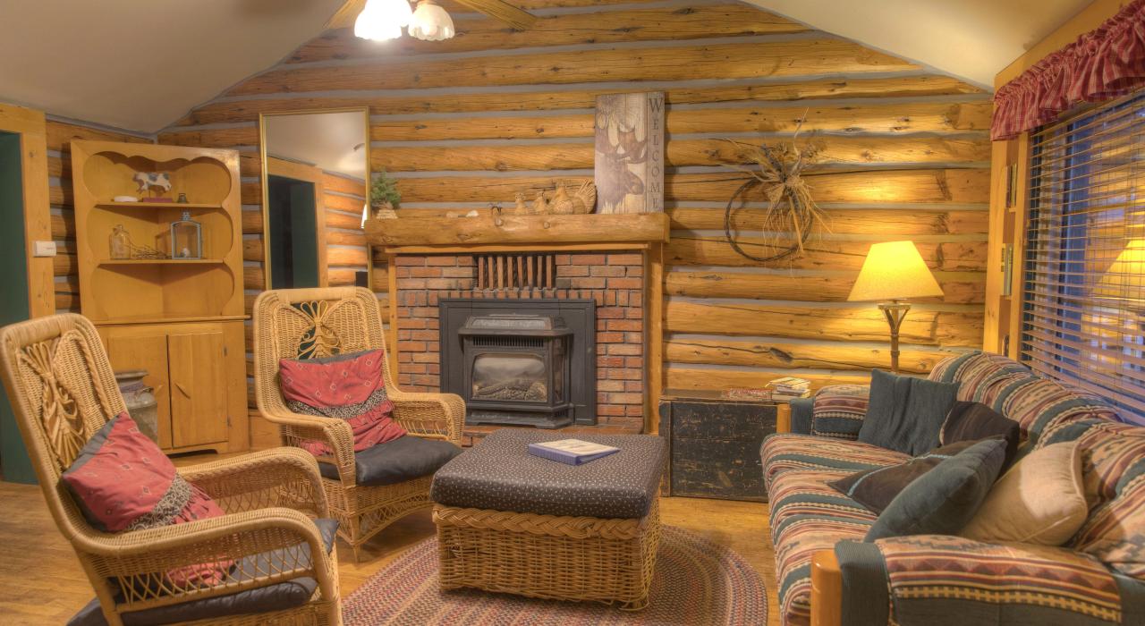 Western-inspired decor in a charming rental cabin