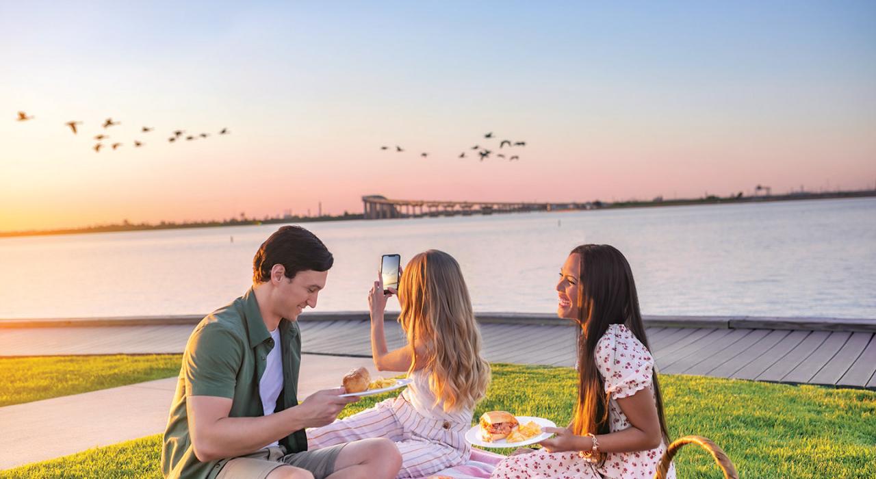A sunset picnic at Prien Lake Park