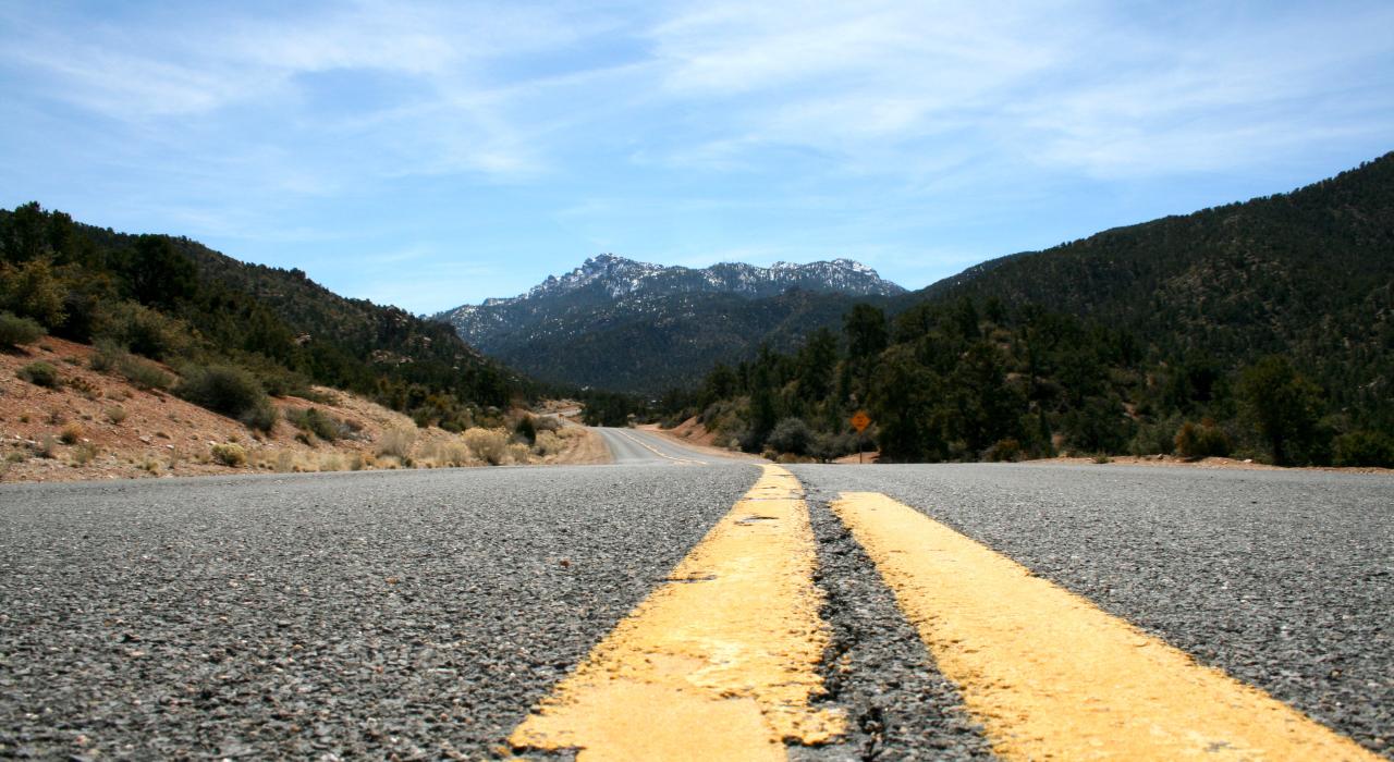 Vistas panorámicas a lo largo de la Hualapai Mountain Road (Carretera de la Montaña Hualapai) en el condado de Mohave